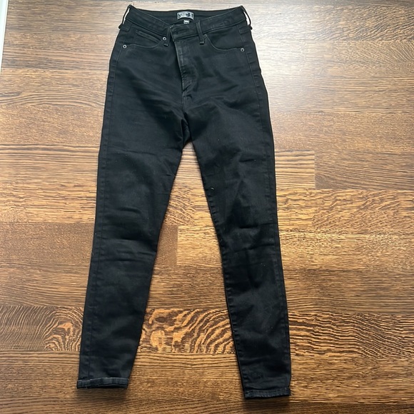 Abercrombie Curve Love High Waisted Black Skinny Jean - Picture 2 of 3